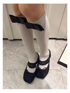 Ballet Glam Sparkle Silver Glitter Bow Mid-Calf Socks